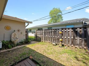 3202 Whiteway DR, Austin TX 78757