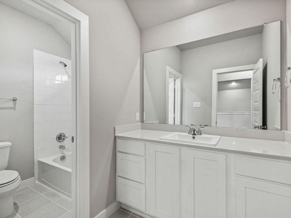 8006 Shining Flor RUN, Lago Vista TX 78645