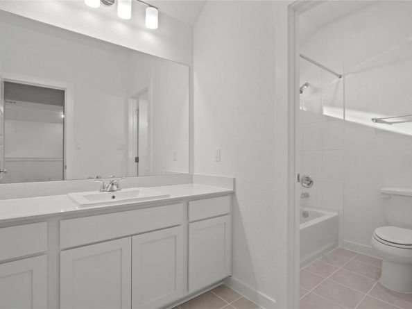 8006 Shining Flor RUN, Lago Vista TX 78645