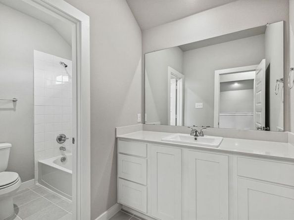 8006 Shining Flor RUN, Lago Vista TX 78645