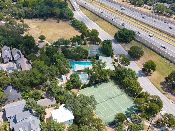 1703 Summit VW, Austin TX 78703