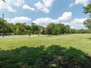 1703 Summit VW, Austin TX 78703
