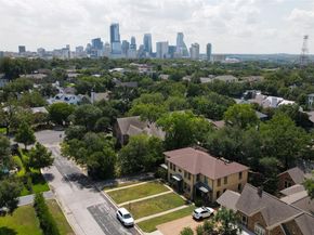 1703 Summit VW, Austin TX 78703