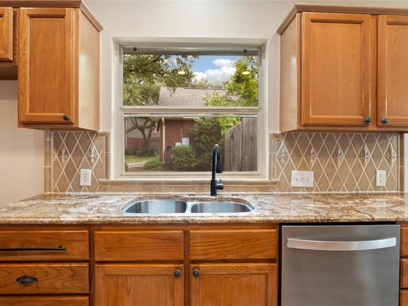 2001 Lacey Oak CV, Round Rock TX 78681