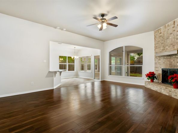 2001 Lacey Oak CV, Round Rock TX 78681