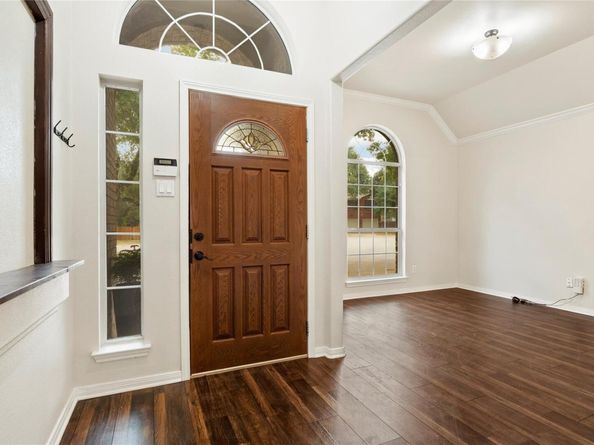 2001 Lacey Oak CV, Round Rock TX 78681