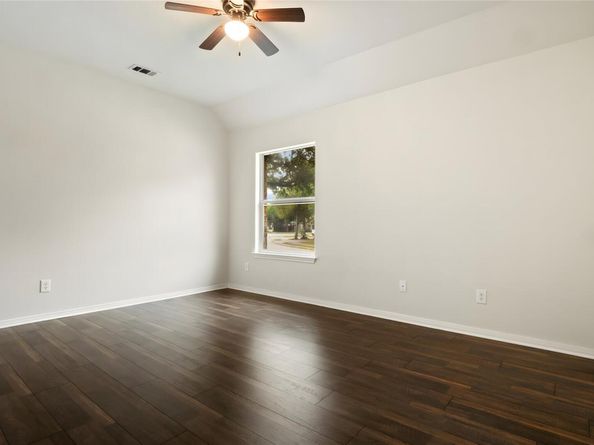 2001 Lacey Oak CV, Round Rock TX 78681