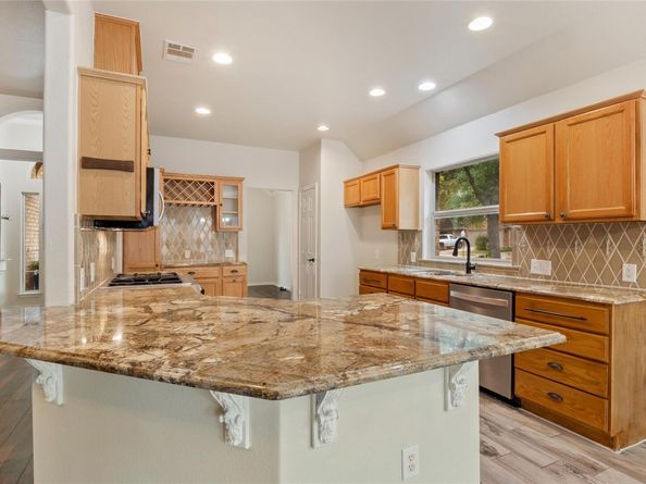 2001 Lacey Oak CV, Round Rock TX 78681