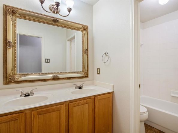 2001 Lacey Oak CV, Round Rock TX 78681