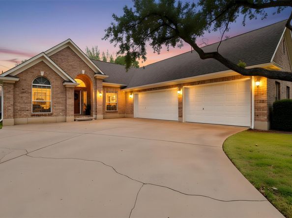 2001 Lacey Oak CV, Round Rock TX 78681