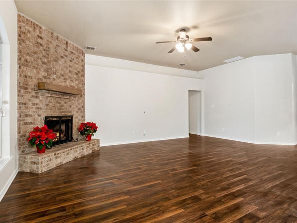 2001 Lacey Oak CV, Round Rock TX 78681