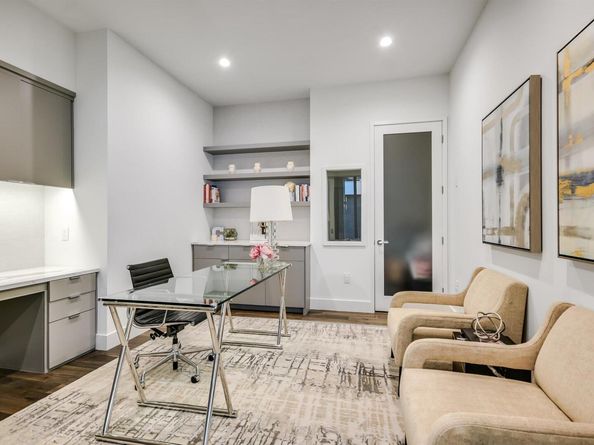 6607 W Courtyard DR, Austin TX 78730
