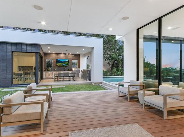 6607 W Courtyard DR, Austin TX 78730