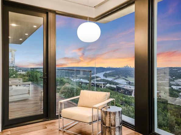 6607 W Courtyard DR, Austin TX 78730