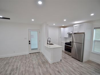 1200 E 52nd ST
