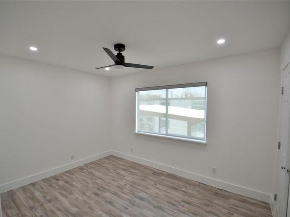 1200 E 52nd ST 208, Austin TX 78723