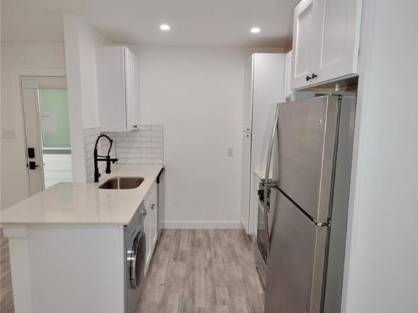 1200 E 52nd ST 208, Austin TX 78723