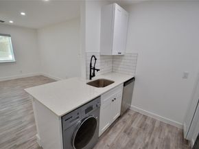 1200 E 52nd ST 208, Austin TX 78723