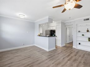 2401 Manor RD 232, Austin TX 78722