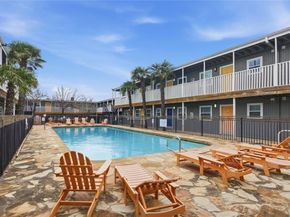 2401 Manor RD 232, Austin TX 78722