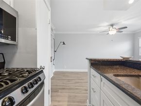 2401 Manor RD 232, Austin TX 78722