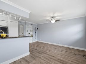 2401 Manor RD 232, Austin TX 78722