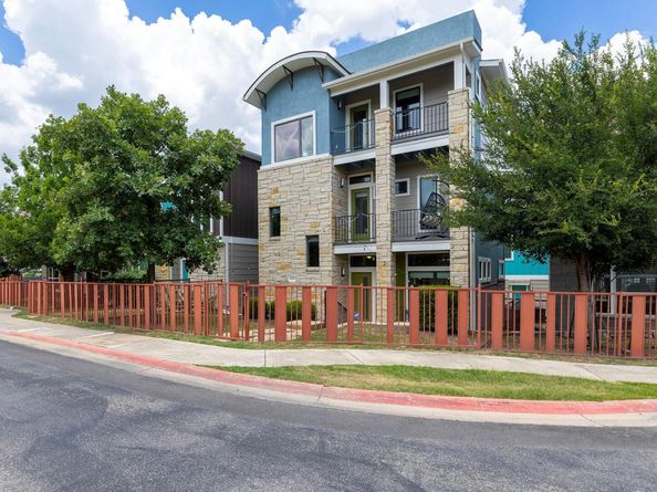 1820 Carlson DR 43C, Austin TX 78741