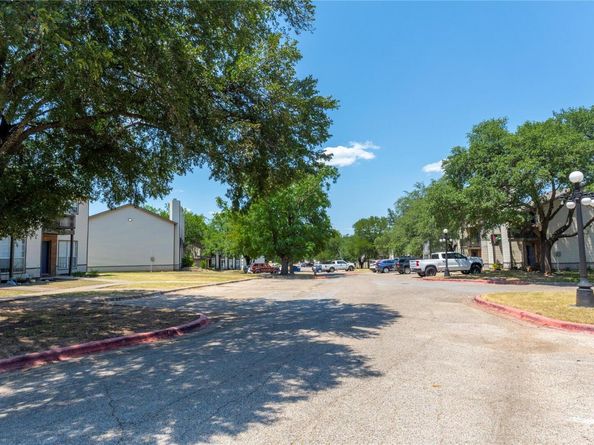 1845 River Crossing CIR C, Austin TX 78741