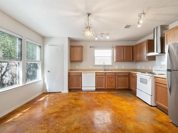 7101 Thannas WAY, Austin TX 78744