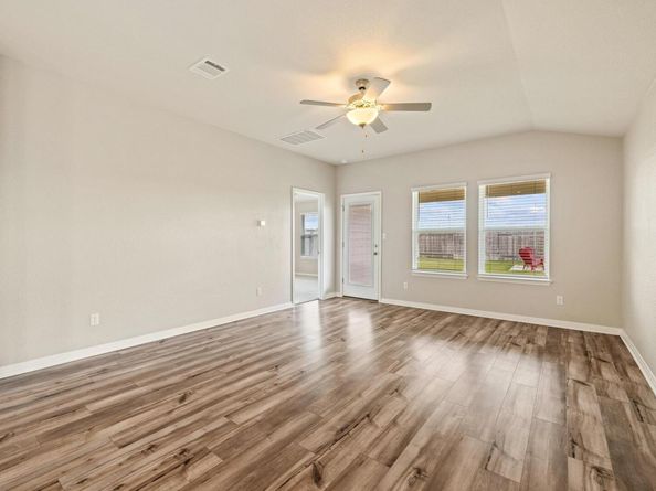 200 Outlaw DR, Liberty Hill TX 78642