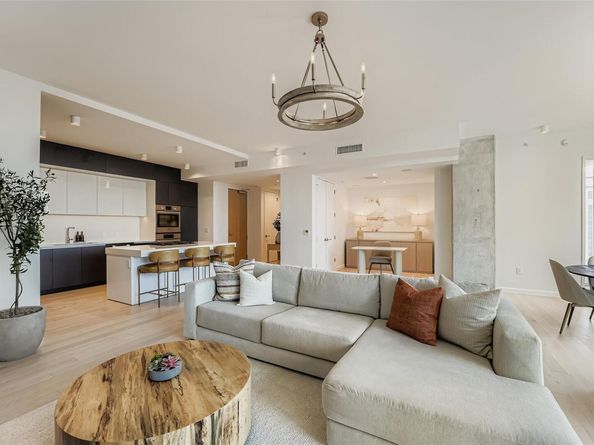 313 W 17th ST 1404, Austin TX 78701