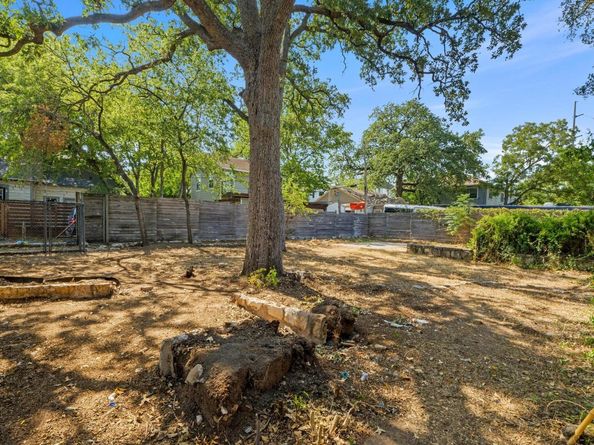 1811 Palma PLZ, Austin TX 78703