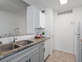 1601 Faro DR 1102, Austin TX 78741