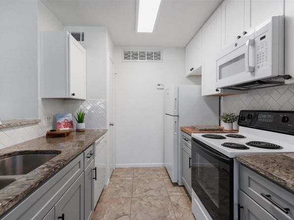 1601 Faro DR 1102, Austin TX 78741