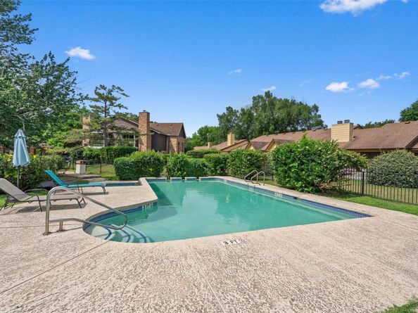 1601 Faro DR 1102, Austin TX 78741