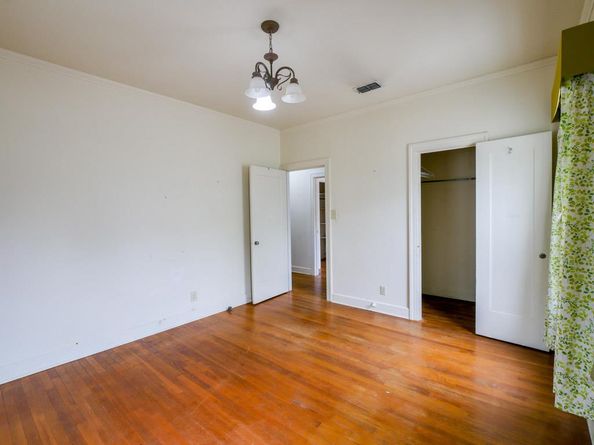 810 E 45th ST, Austin TX 78751