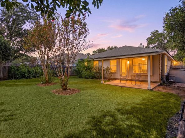 4621 Hoffman DR, Austin TX 78749