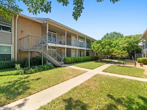 2450 Ashdale DR D106, Austin TX 78757