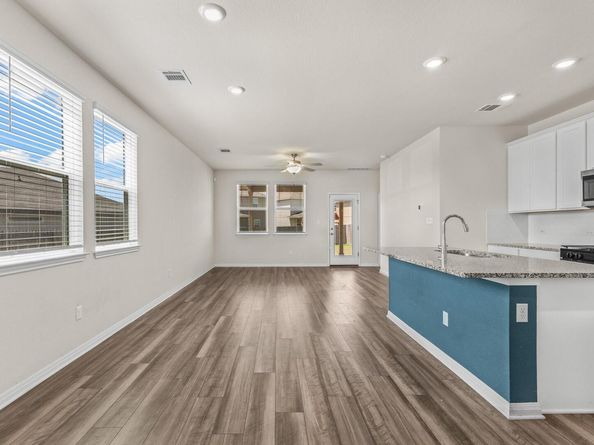 221 Longmount CV, Liberty Hill TX 78642