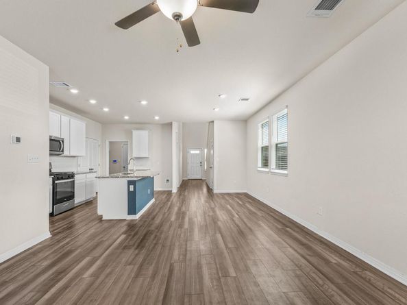 221 Longmount CV, Liberty Hill TX 78642