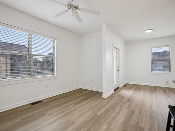 1201 Grove BLVD 1502, Austin TX 78741