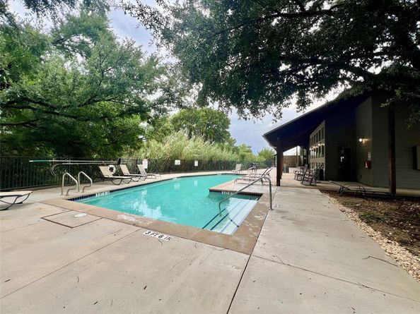 1201 Grove BLVD 1502, Austin TX 78741