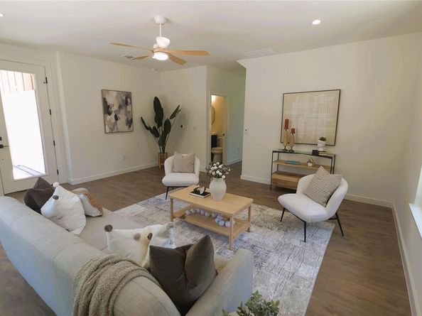 4200 Valley View RD B, Austin TX 78704