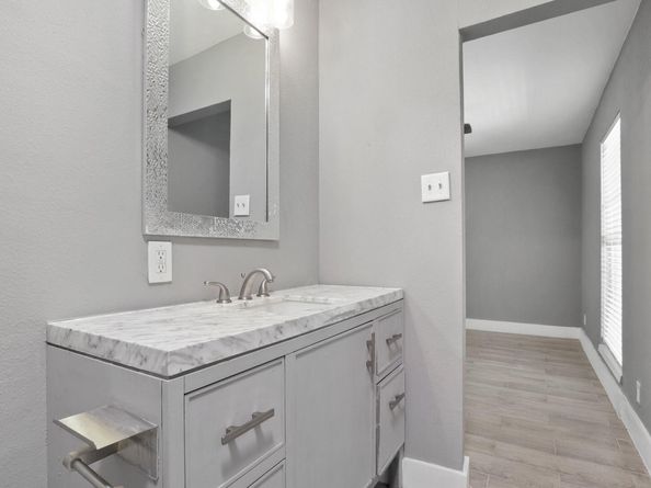 2503 Lakehurst DR, Austin TX 78744