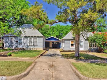 504 E 38th 1/2 ST