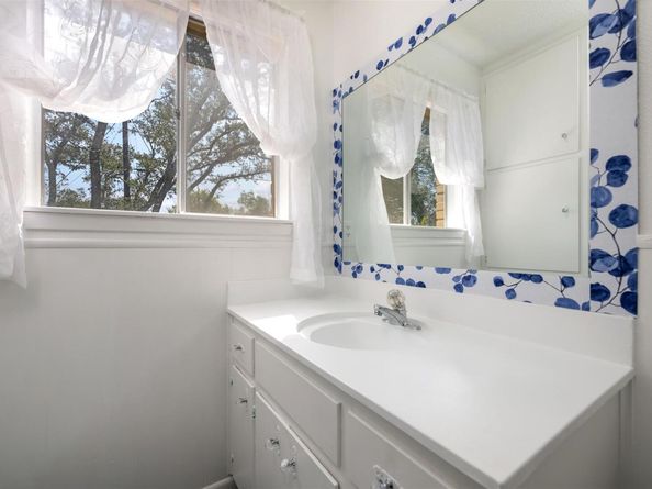 11403 Circle Bend DR, Austin TX 78758