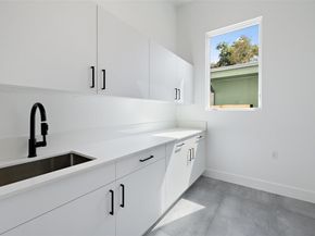 2001 Forest TRL, Austin TX 78703