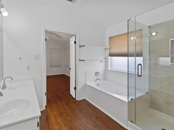 1320 Lochaline LOOP, Pflugerville TX 78660