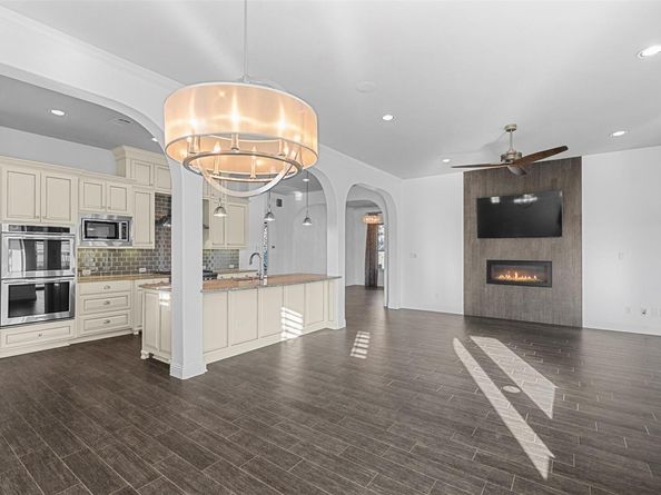 114 Cimarron Hills TRL E, Georgetown TX 78628