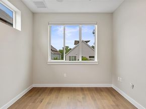 1909 E M Franklin Ave, Austin TX 78723